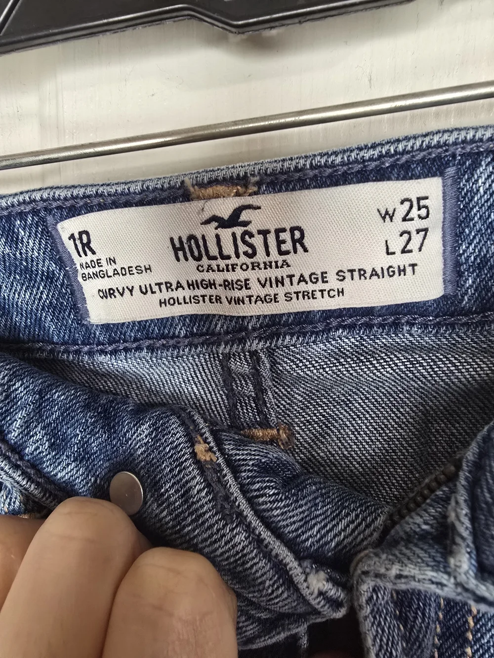 Hollister relaxed fit